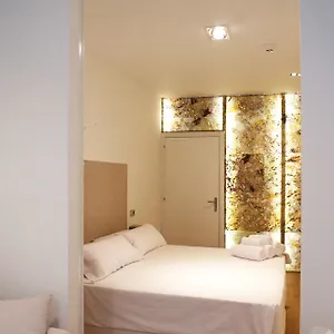 https://cosmopolitan-boutique-hostal.topbarcelonahotels.com